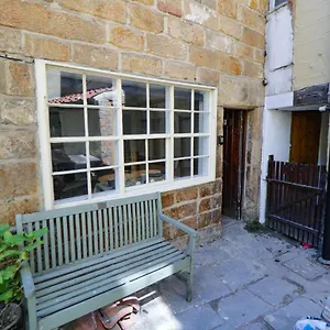 https://kiwi-cottage-whitby.yorkshirehotels.net