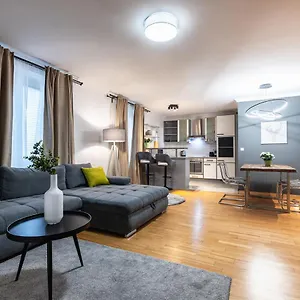  Appartamento Live Centrally In A Spacious And Modern In Austria