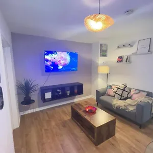 Apartment Lively 1 Bed In Buzzing East London!, London