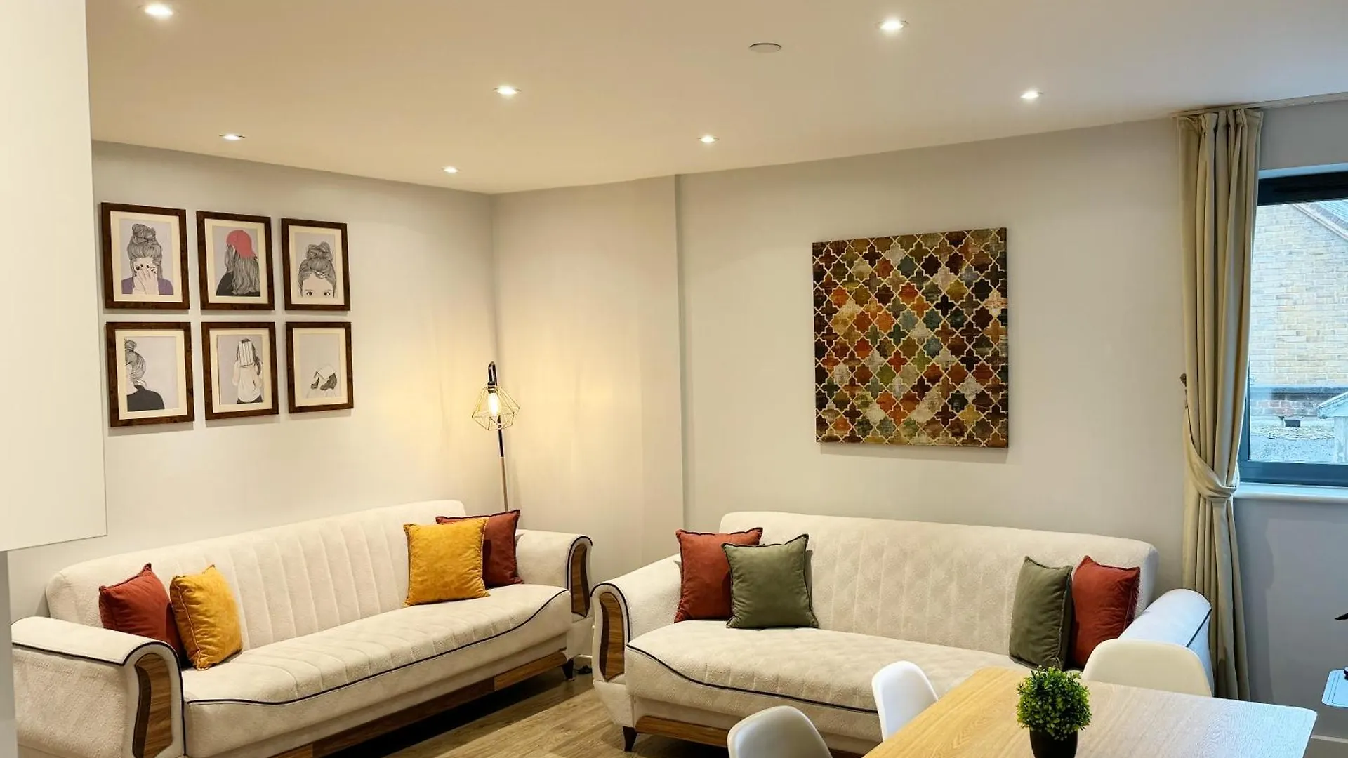 Elegant Plus Luxury Apartments لندن