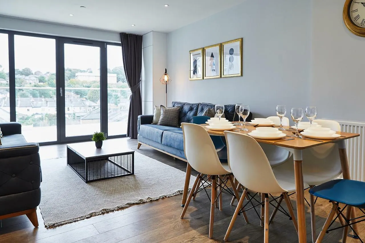 Elegant Plus Luxury Apartments لندن