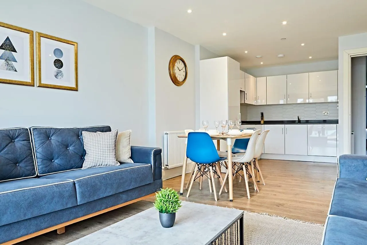 Elegant Plus Luxury Apartments لندن