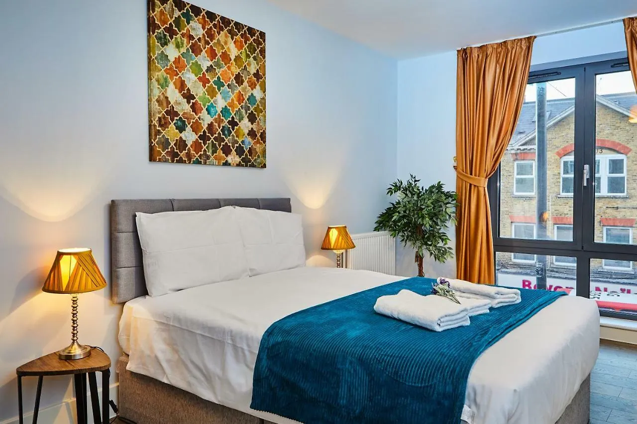 Elegant Plus Luxury Apartments لندن 0*,