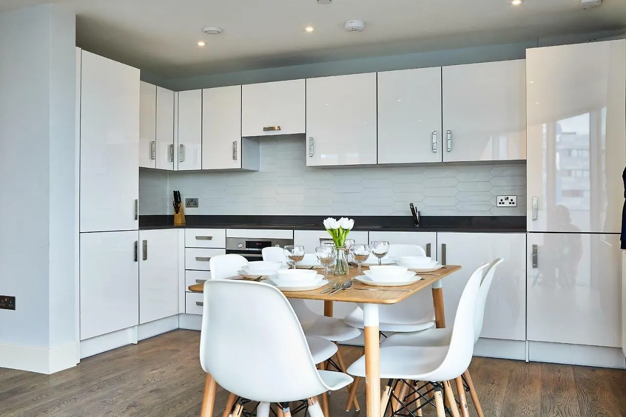 Elegant Plus Luxury Apartments London